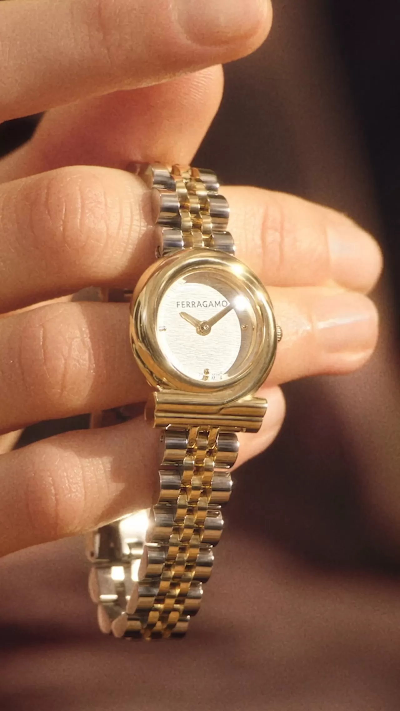 Ferragamo Gancini Twisted 2026 İlkbahar/Yaz Saati Tanıtıldı