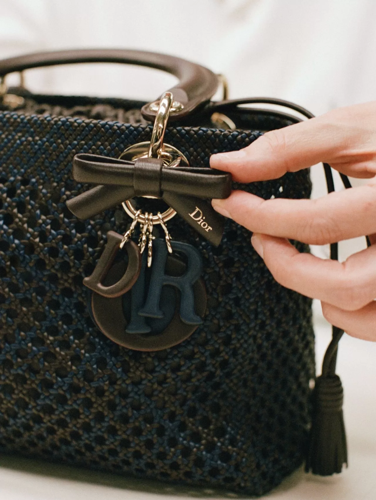 Dior'dan İkonik Lady Dior Çantasının Dokuma Deri Yorumu