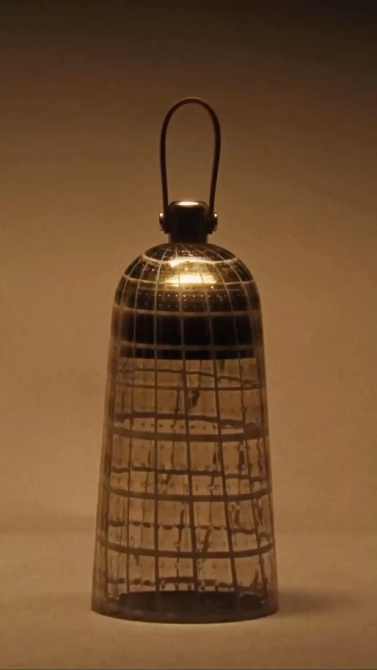 Dior Maison, Milano Tasarım Fuarı'nda Corolle Lamba ile Geri Dönüyor