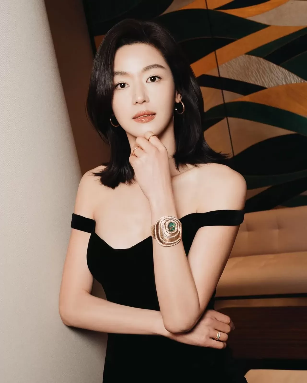 Jun Ji-hyun Piaget ile Watches and Wonders 2026'da Büyüledi