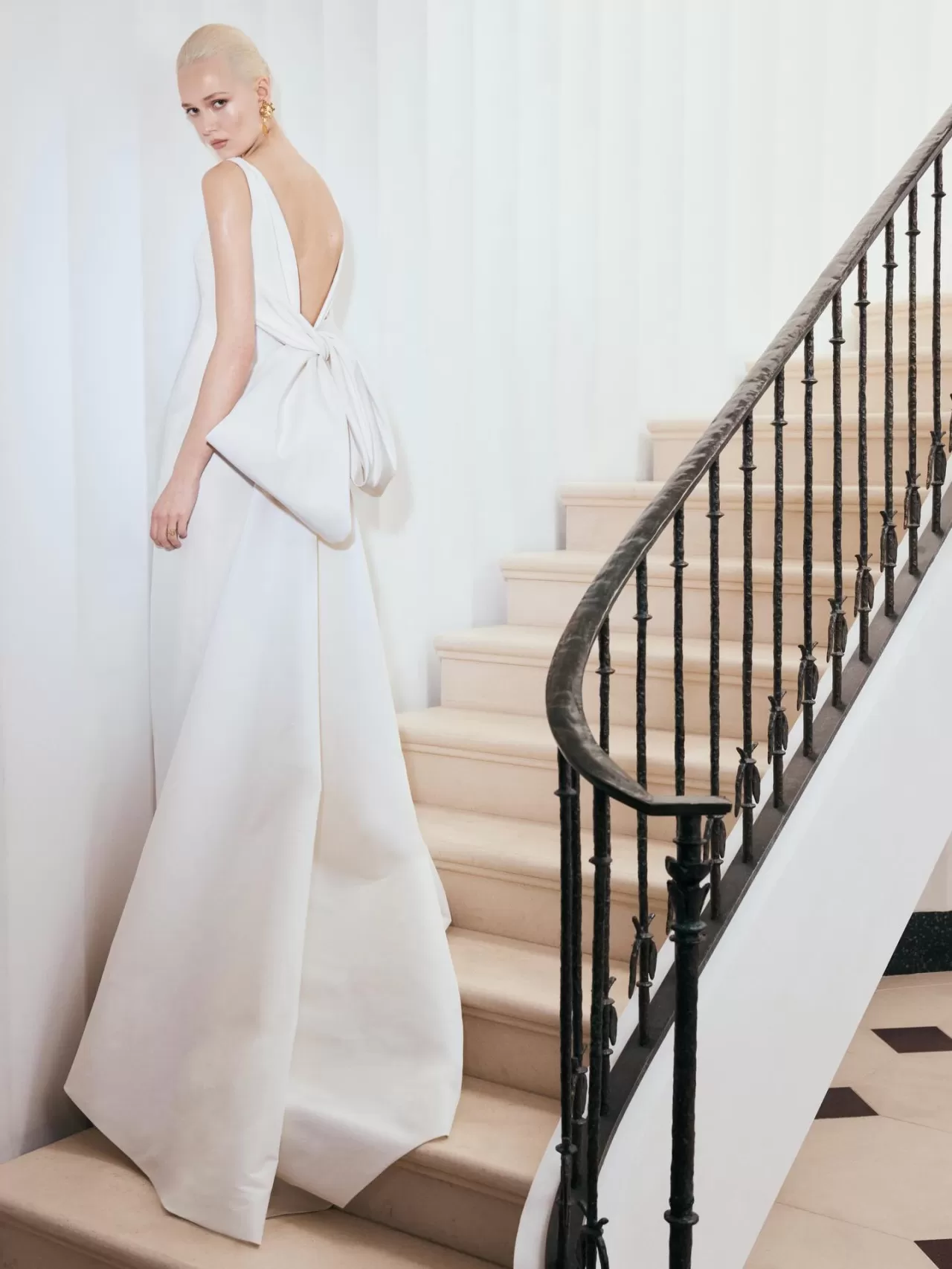 Oscar de la Renta 2027 İlkbahar Gelinlikleri Romantizmi Yeniden Yorumluyor