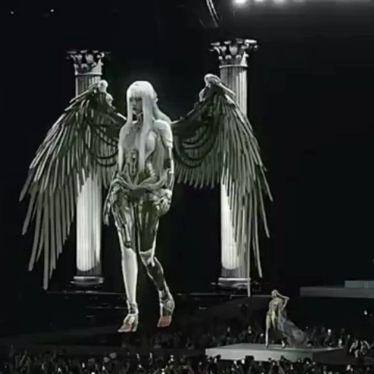 LISA, Anyma'nın Coachella Sahnesinde Elektrik Verdi