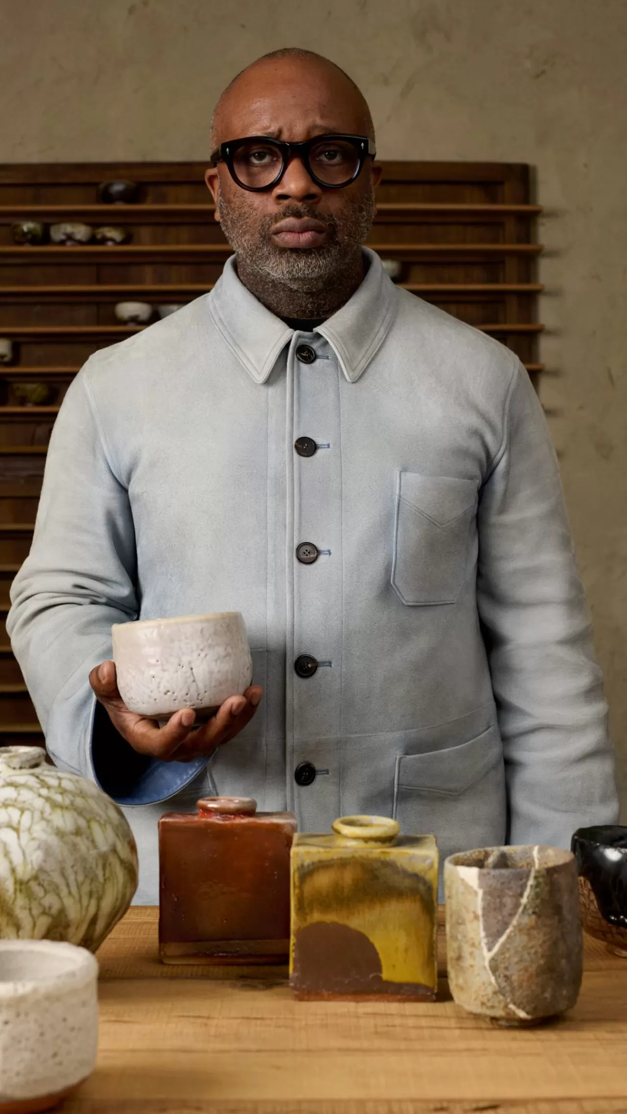 Theaster Gates x Prada: Chawan Cabinet Sanatla Tasarımı Buluşturuyor