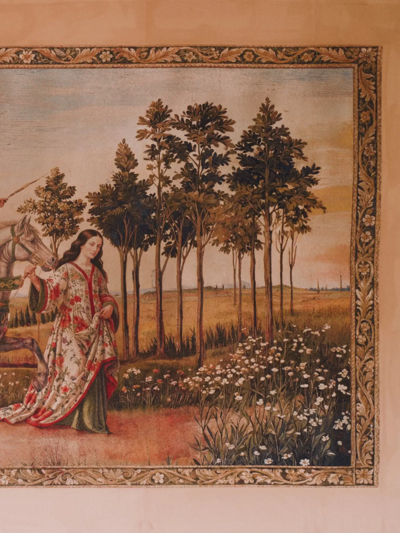 Gucci'nin Mitolojik Bahçesi Milano'da: Alessandro Michele'nin Tasarım Dili Sergileniyor