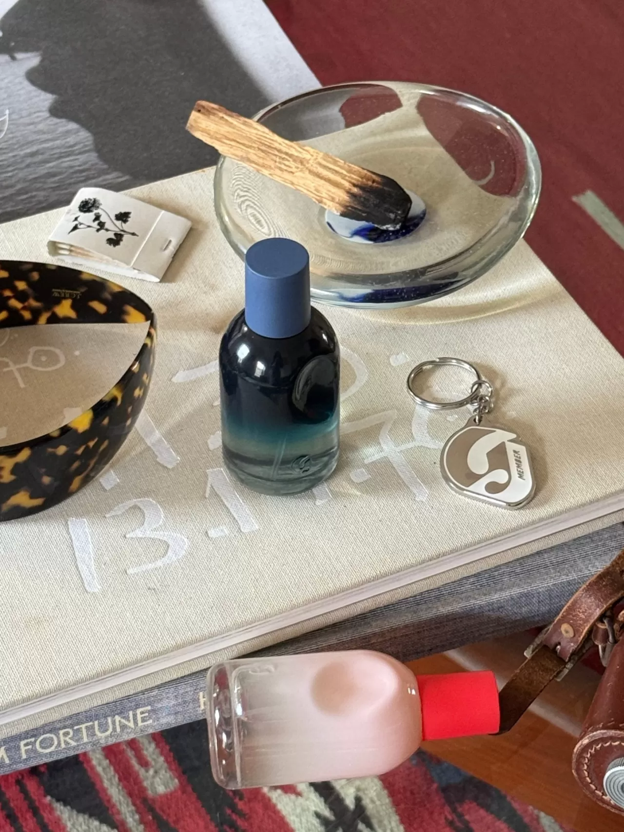 Glossier'dan Parfüm Katmanlama Önerisi: You ve Soie Kombinasyonu