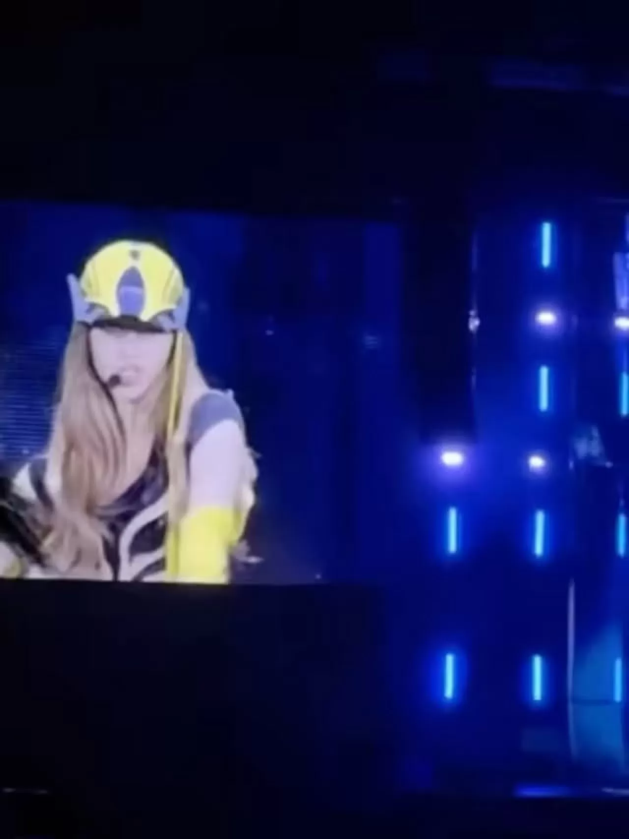 BLACKPINK'in Singapur Konserinde LISA Solo Performansıyla Sahne Aldı