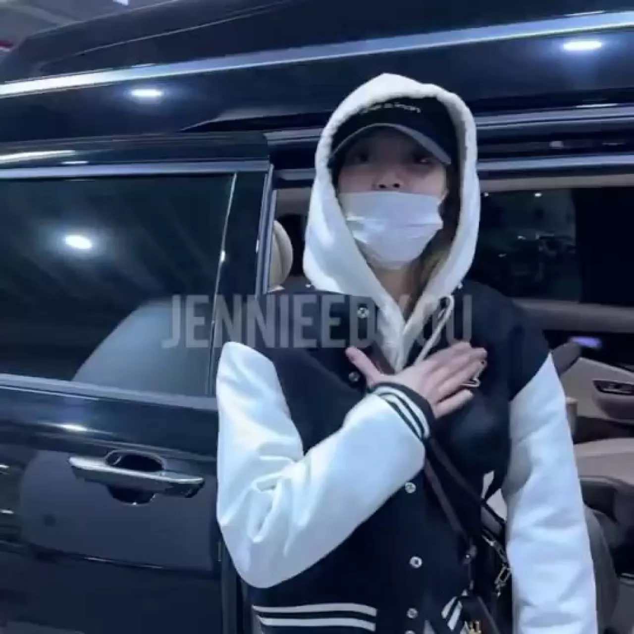 BLACKPINK'in LISA'sı Güney Kore'ye Döndü