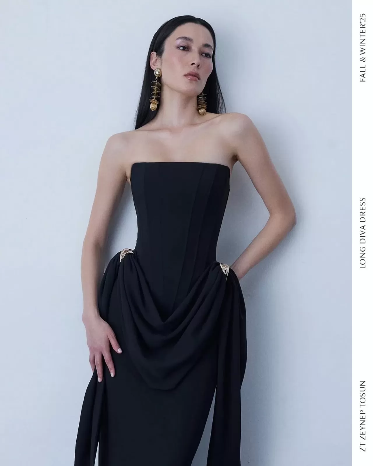 Moda Tasarımcısı Zeynep Tosun'un 'Long Diva Dress' Koleksiyonu Tanıtıldı