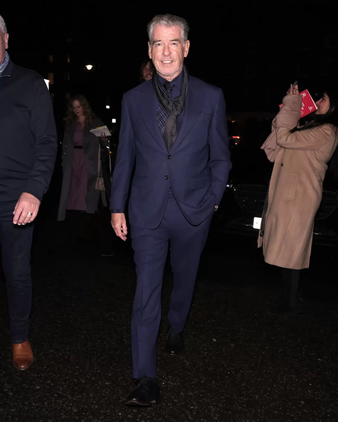 Pierce Brosnan'ın Takım Elbise ile Daha Şık Görünmenin Sırrı Açıklandı