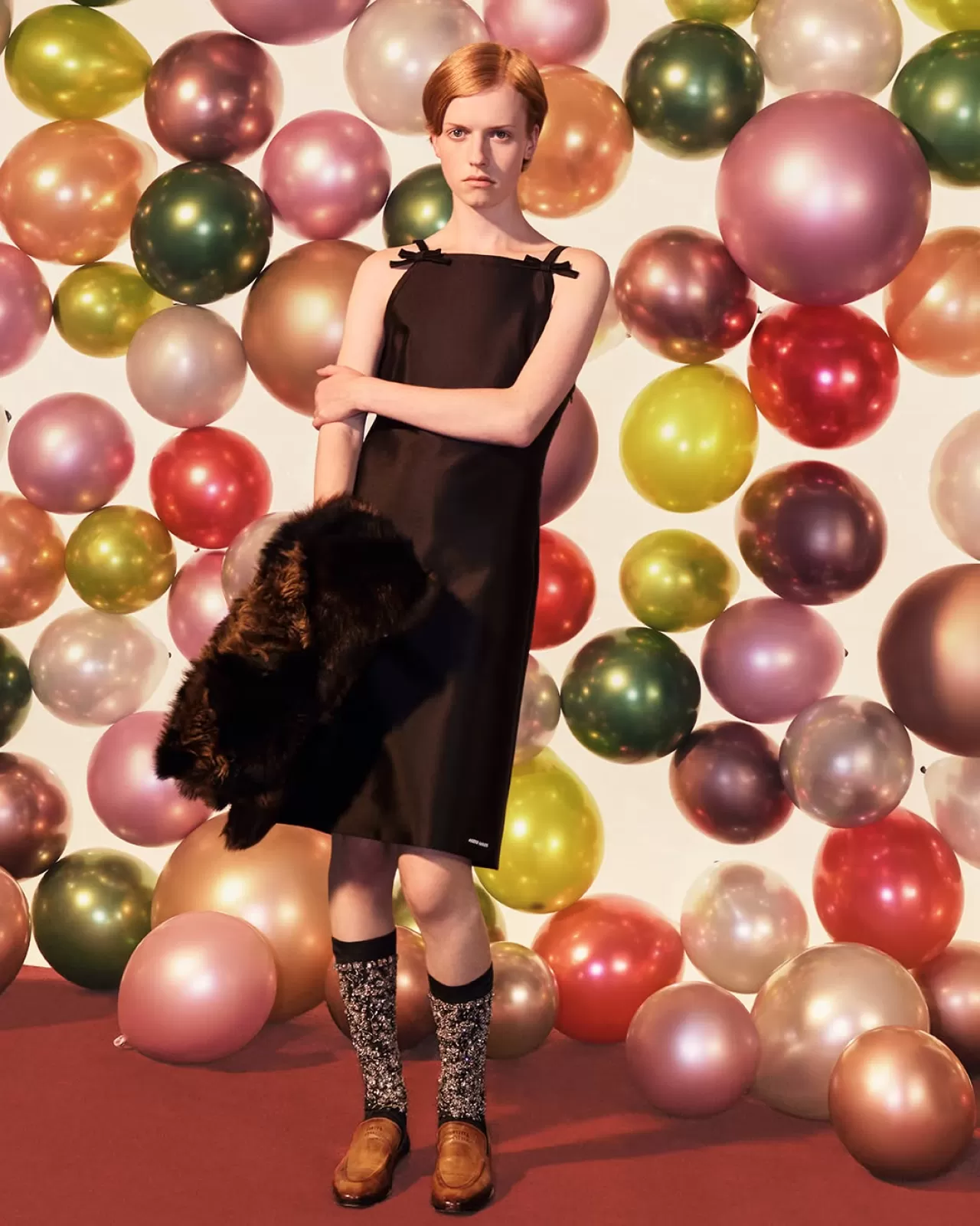 Miu Miu, Dexter Lander ve Lotta Volkova ile Tatil Dönemi Moda Görsellerini Paylaştı