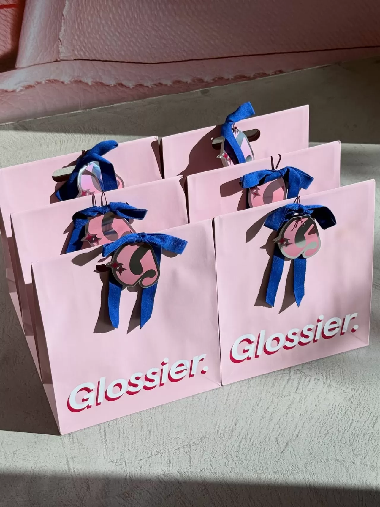 Glossier Mağazalarında Son Dakika Alışverişi için Hediye Paketleme Hizmeti