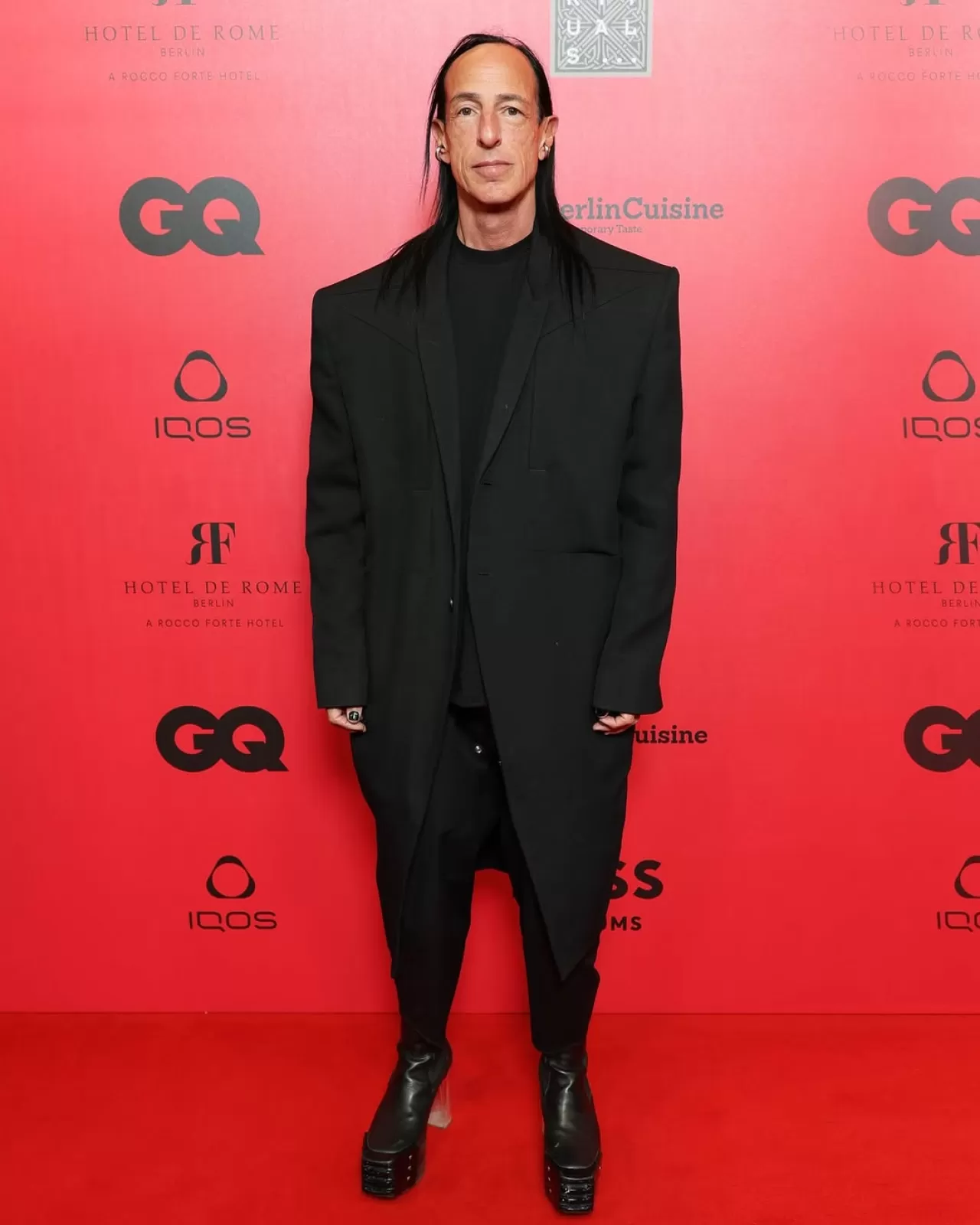 Rick Owens: Moda Dünyasında Değişmeyen Bir Yıldız