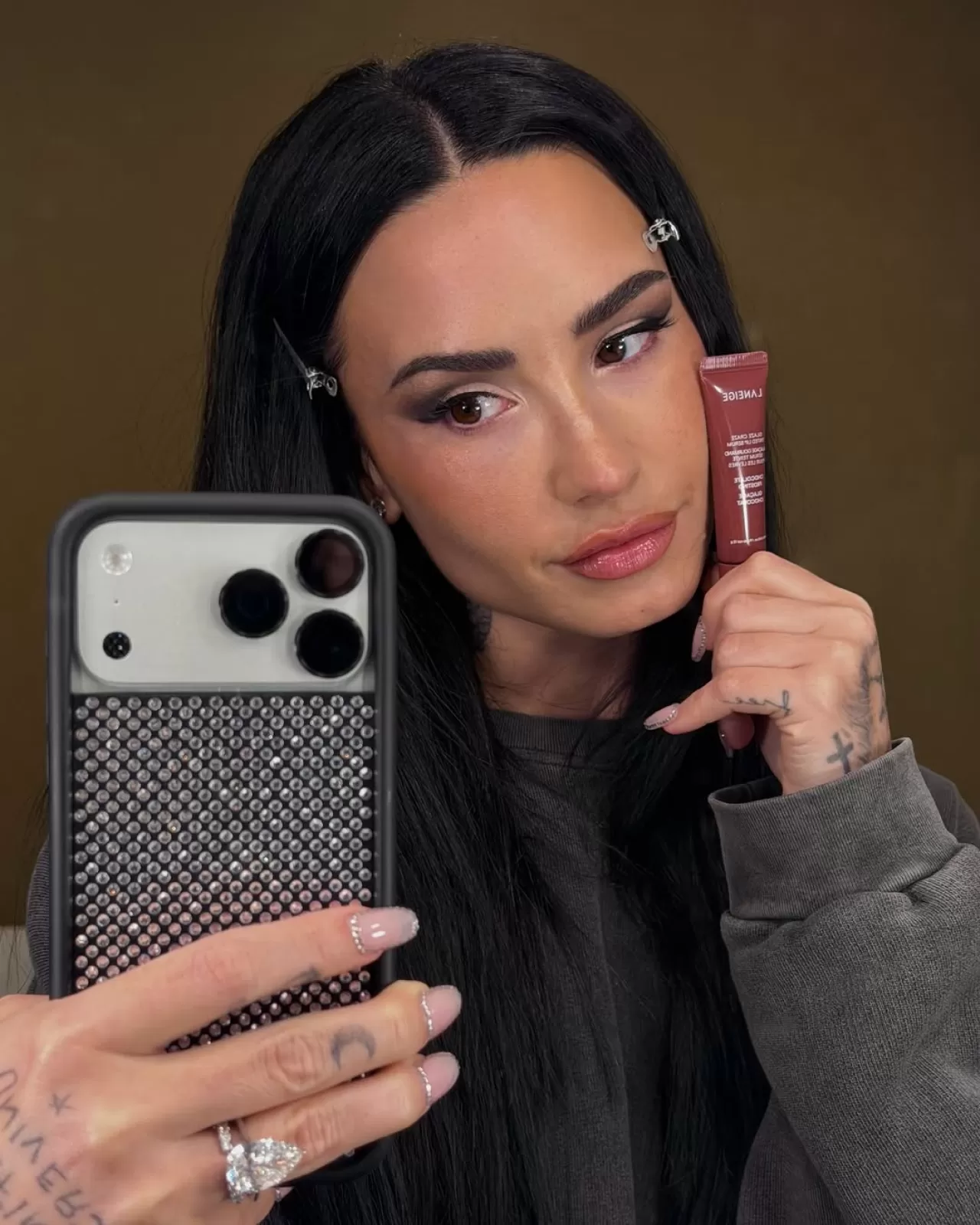Demi Lovato, Laneige'nin Glaze Craze Ürün Serisi için Marka Yüzü Oldu