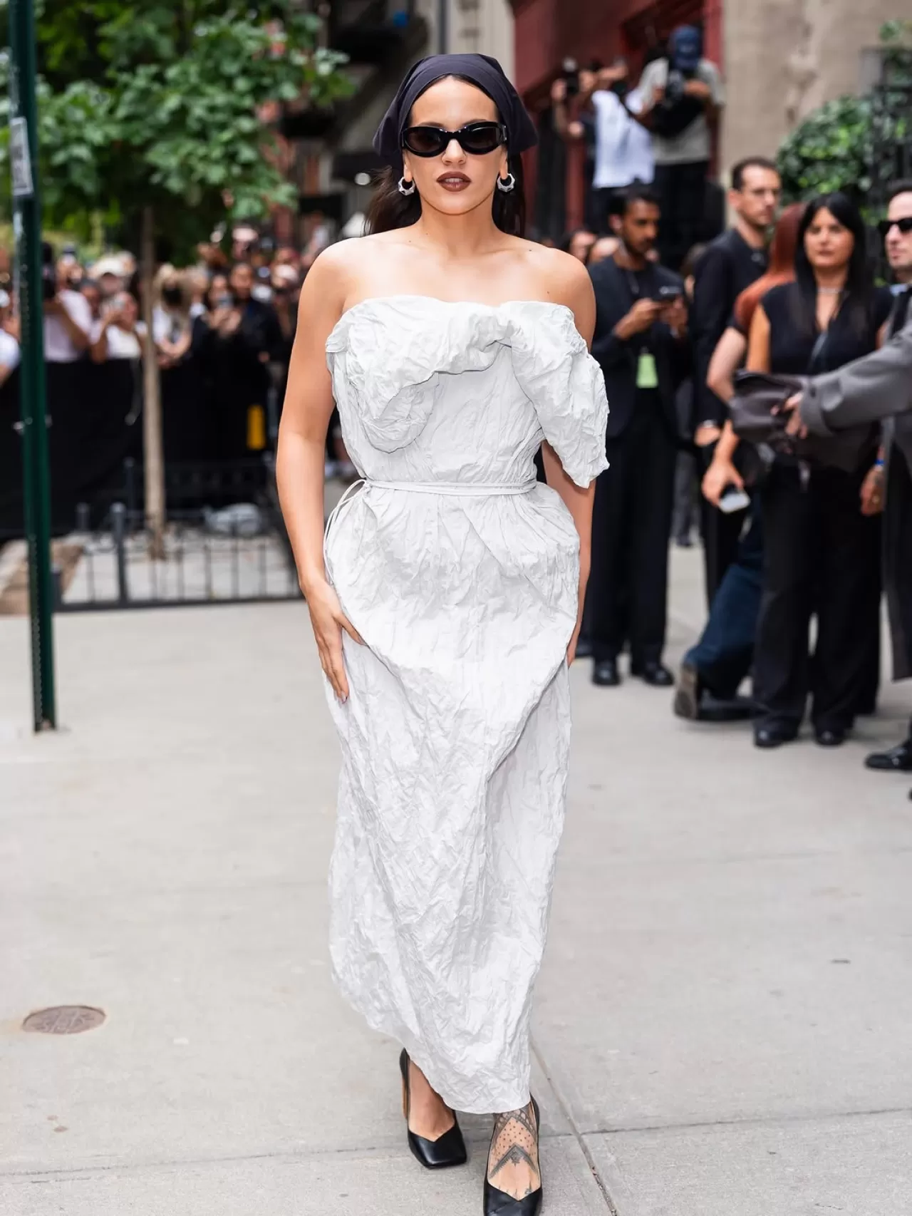 Rosalía'nın MTV Video Müzik Ödülleri'ndeki 2025 Kıyafeti Moda Dünyasında Yankı Uyandırdı