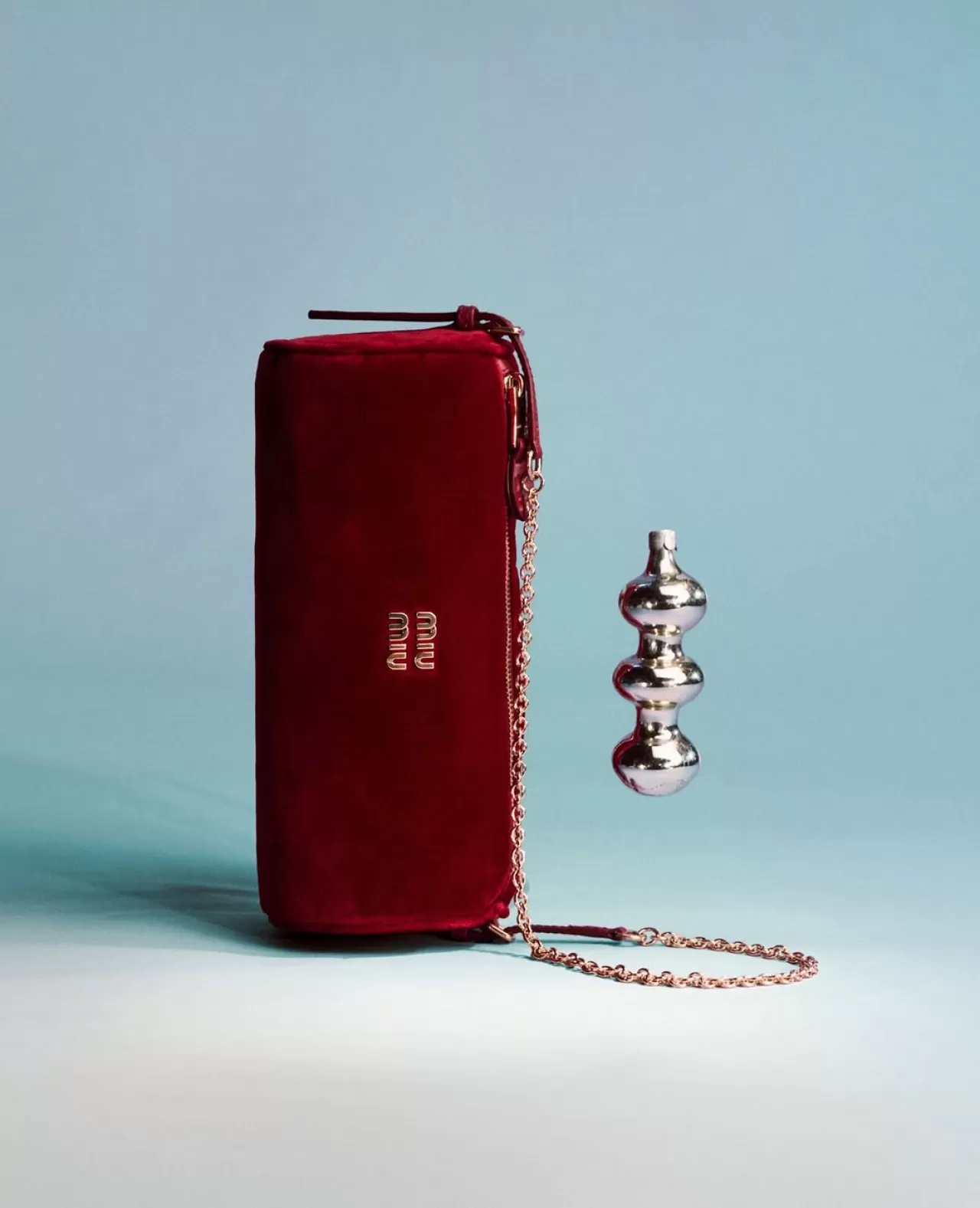 Miu Miu'nun Çanta Koleksiyonu, Tatil Temasıyla Öne Çıkıyor