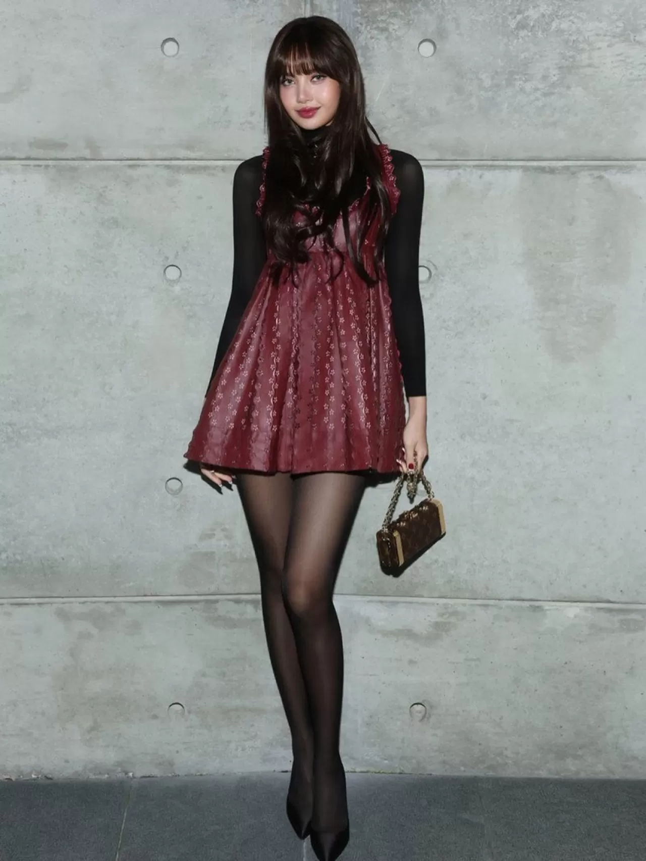 LISA, Louis Vuitton ve W Magazine'in Ödül Sezonu Yemeğinde