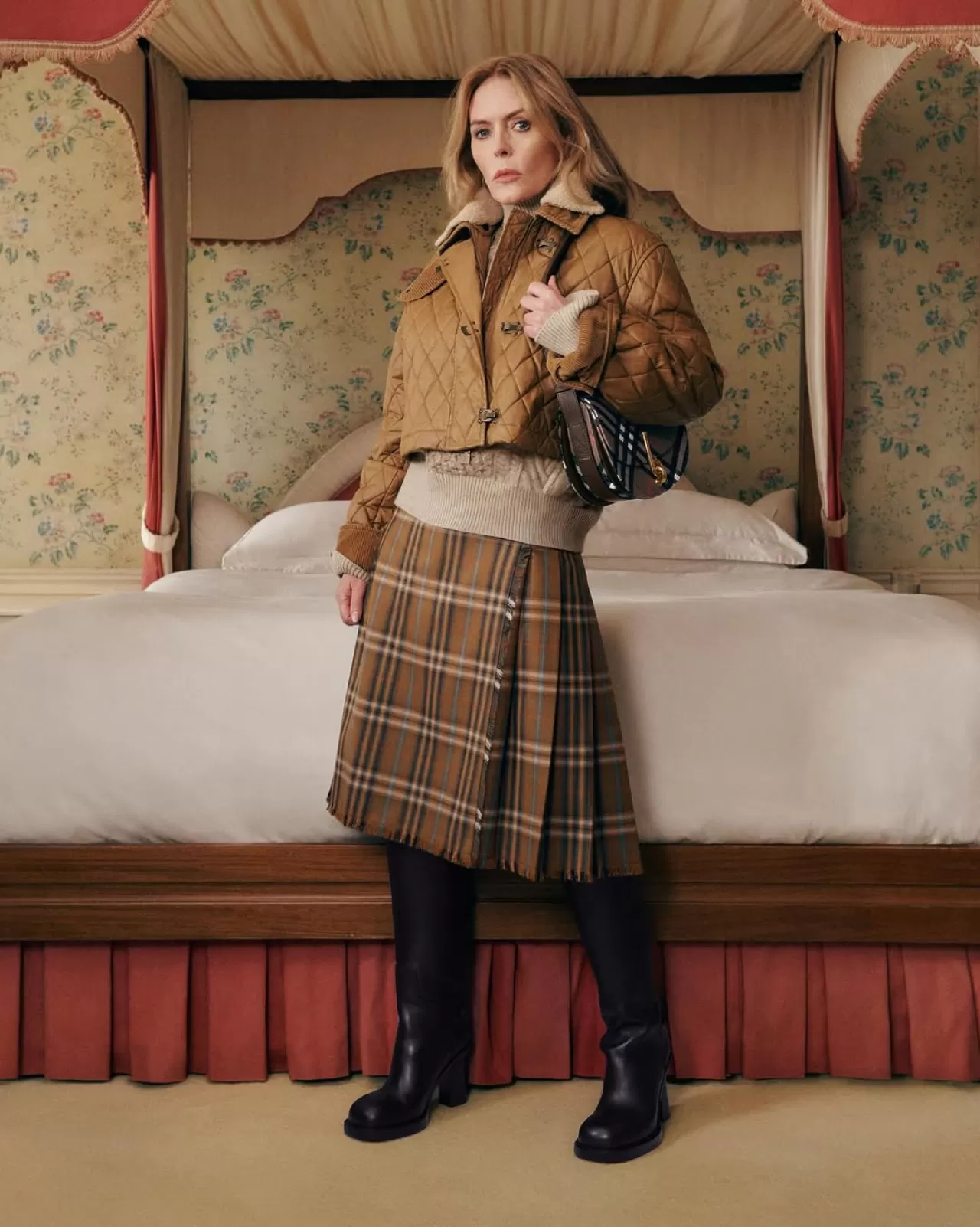 Burberry, Yeni Sezon Stillerini Patsy Kensit ile Tanıttı