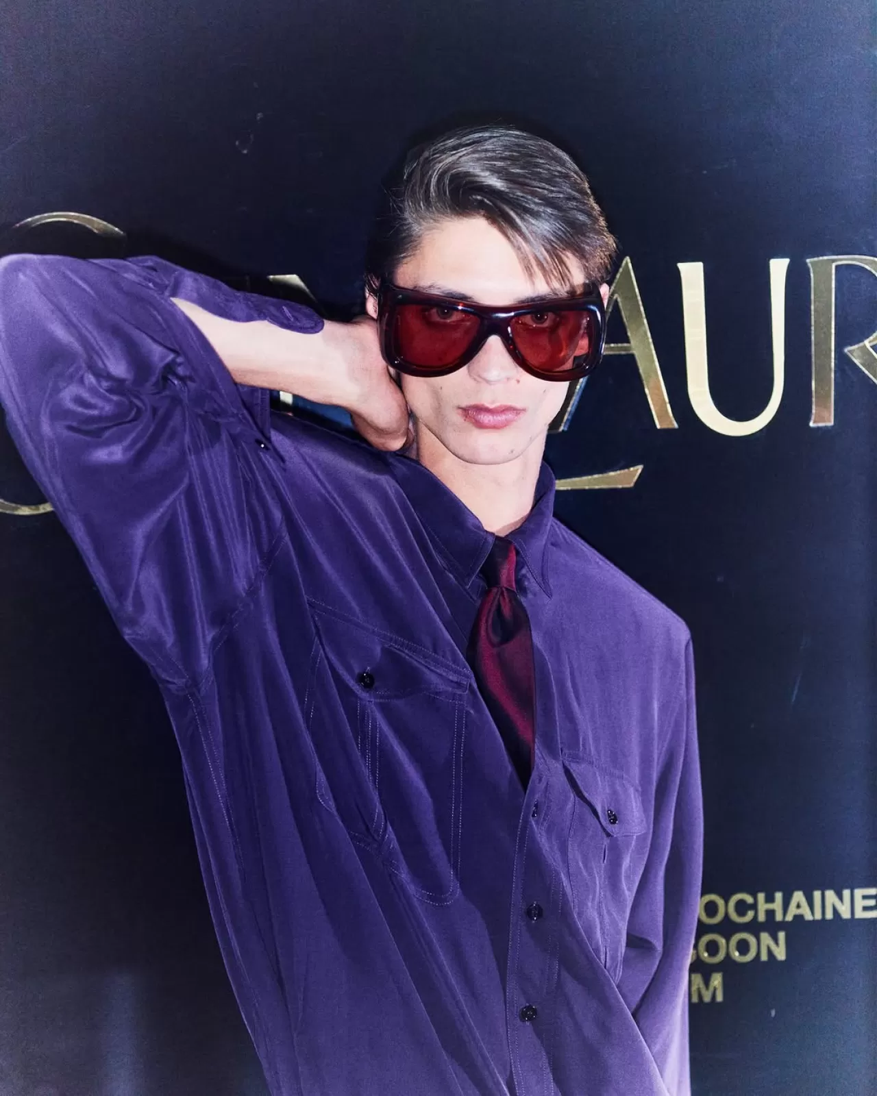 Anthony Vaccarello'nun Yönetiminde Saint Laurent'in Bahar 2026 Koleksiyonu Paris'te Tanıtıldı