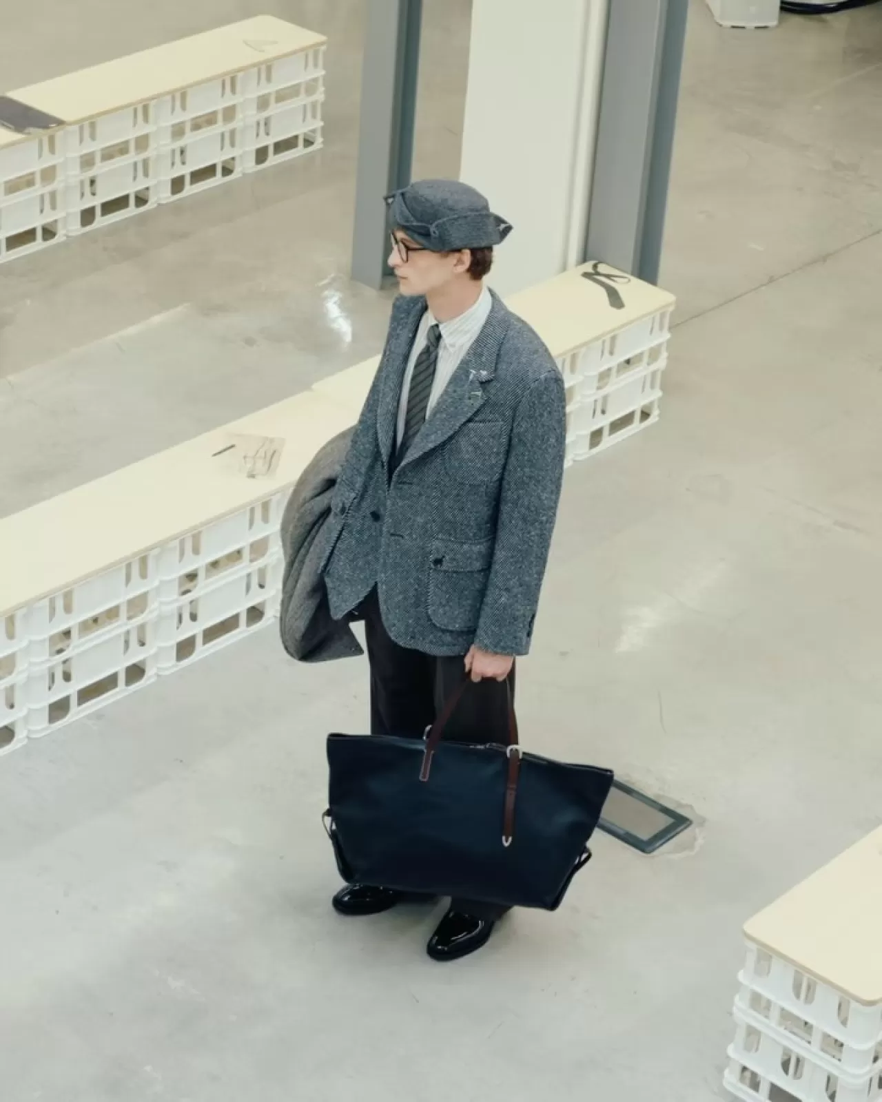 Paul Smith'in AW26 Koleksiyonu: Griden Kaçmayan Zarif ve Rahhat Silüetler