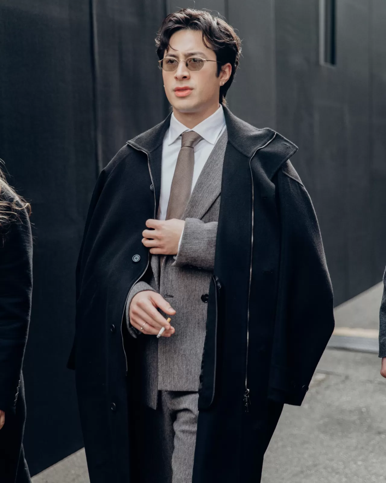 Hudson Williams, Milano Moda Haftası'nda Giorgio Armani İle Dikkat Çekti