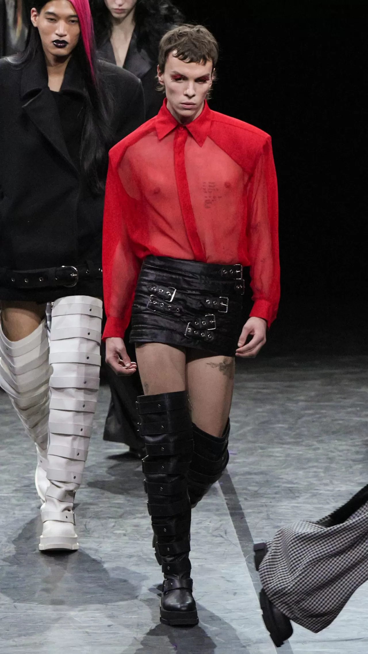 Jeanne Friot, Paris Erkek Moda Haftası'nı Evrensel Sevgi Mesajıyla Açtı