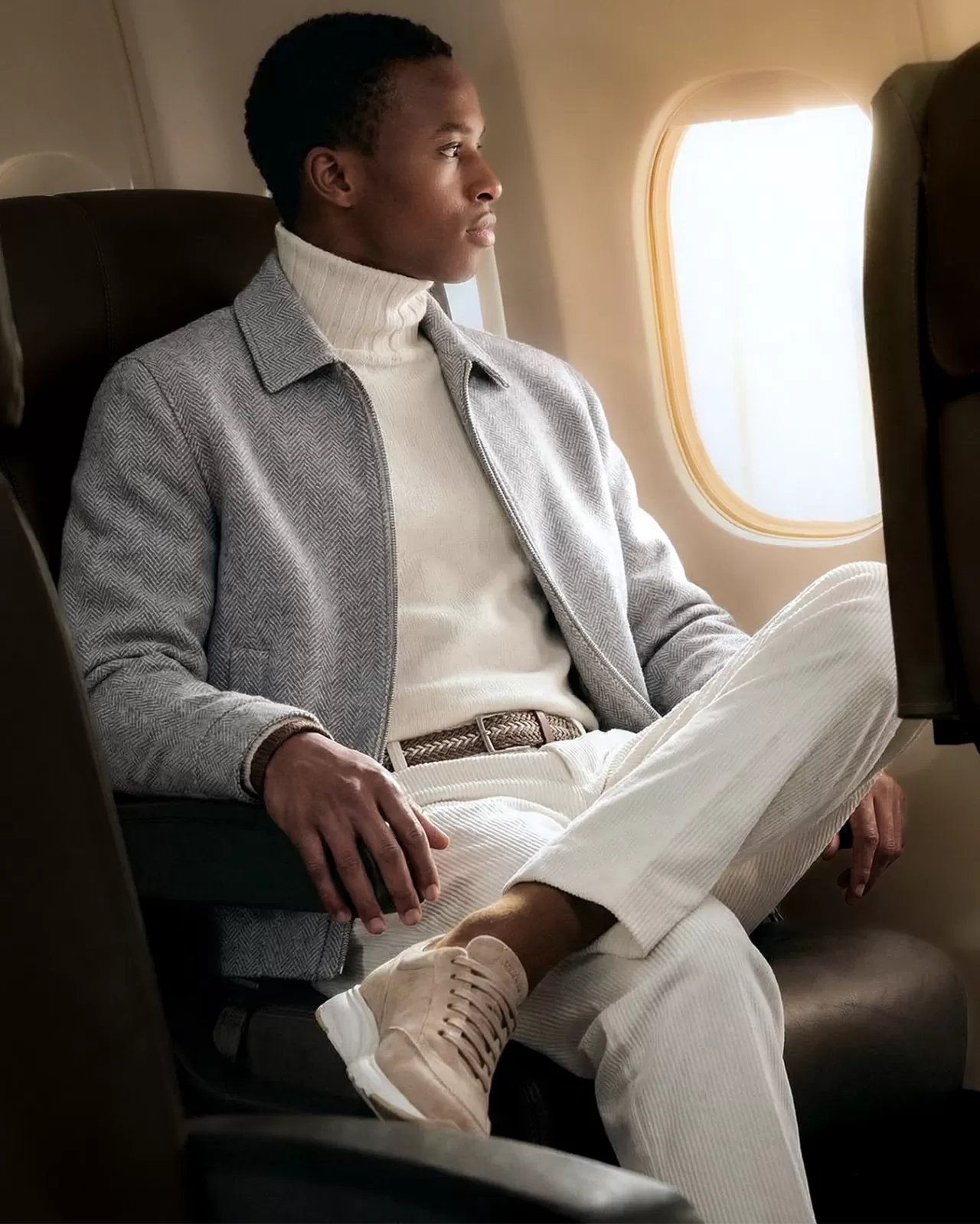 DamatTween'den Yaz Modası: Hafif Dokular ve Açık Renkler Öne Çıkıyor