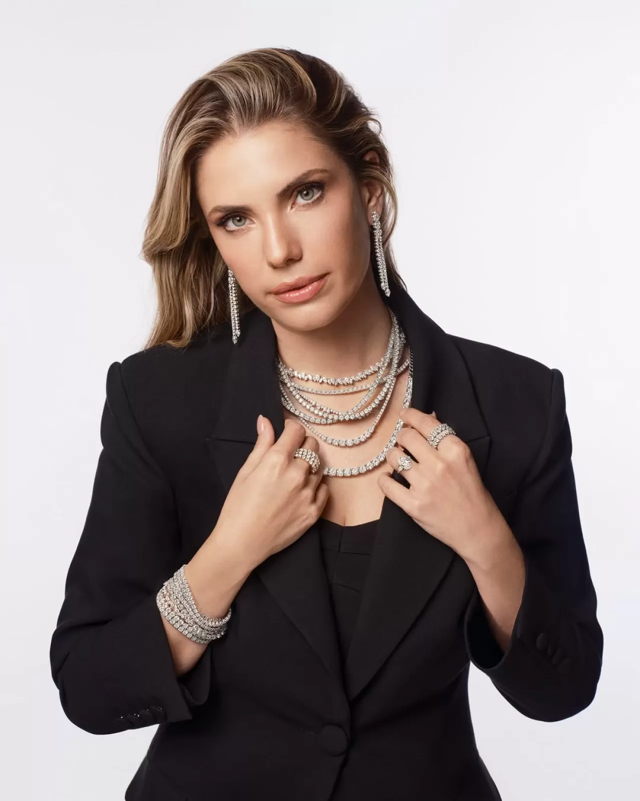 Eda Ece, Atasay Jewelry ile İş Birliğini Duyurdu