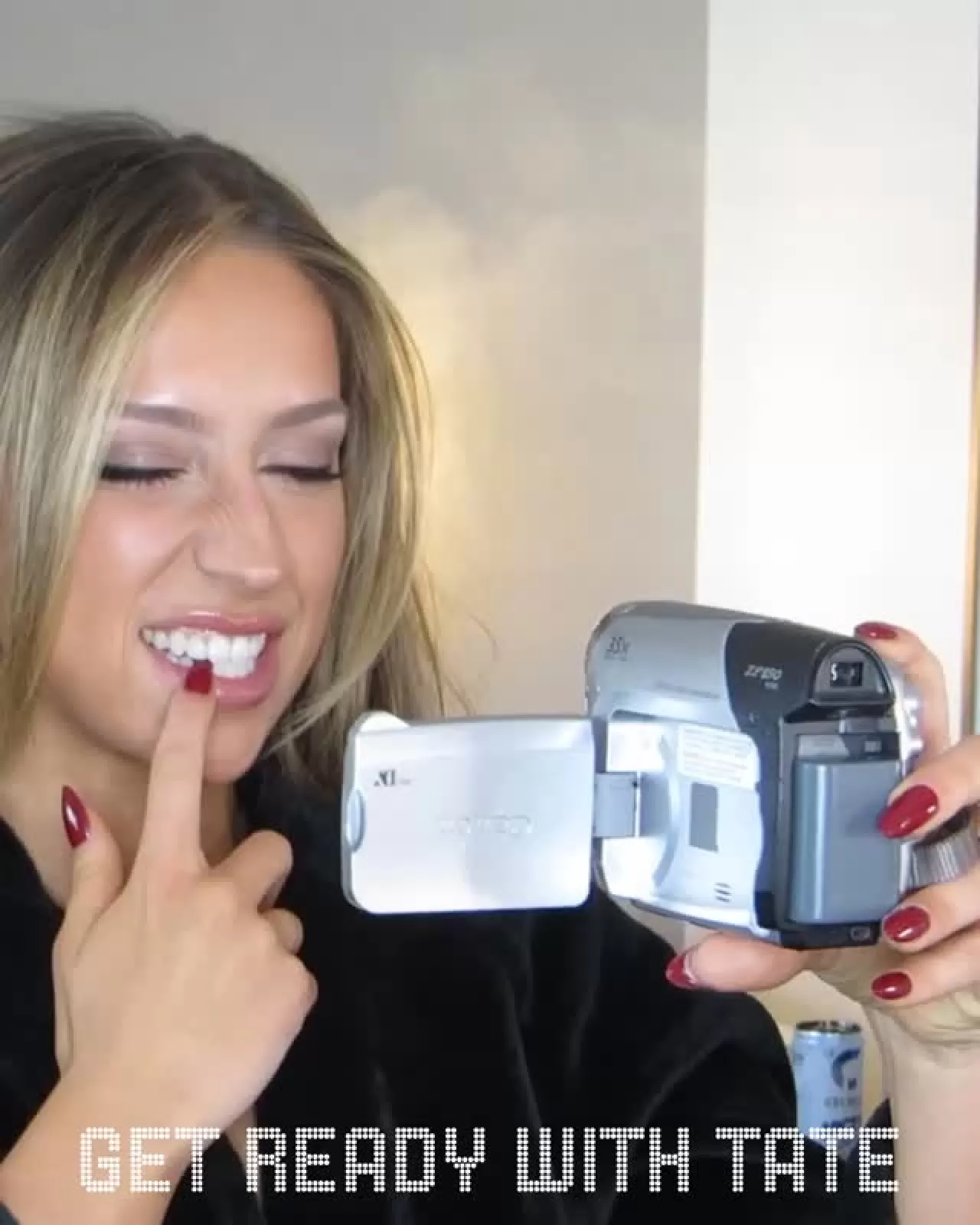 Tate McRae, Grammy'de Pierpaolo Piccioli İmzalı Özel Balenciaga Kıyafetiyle Sahne Aldı