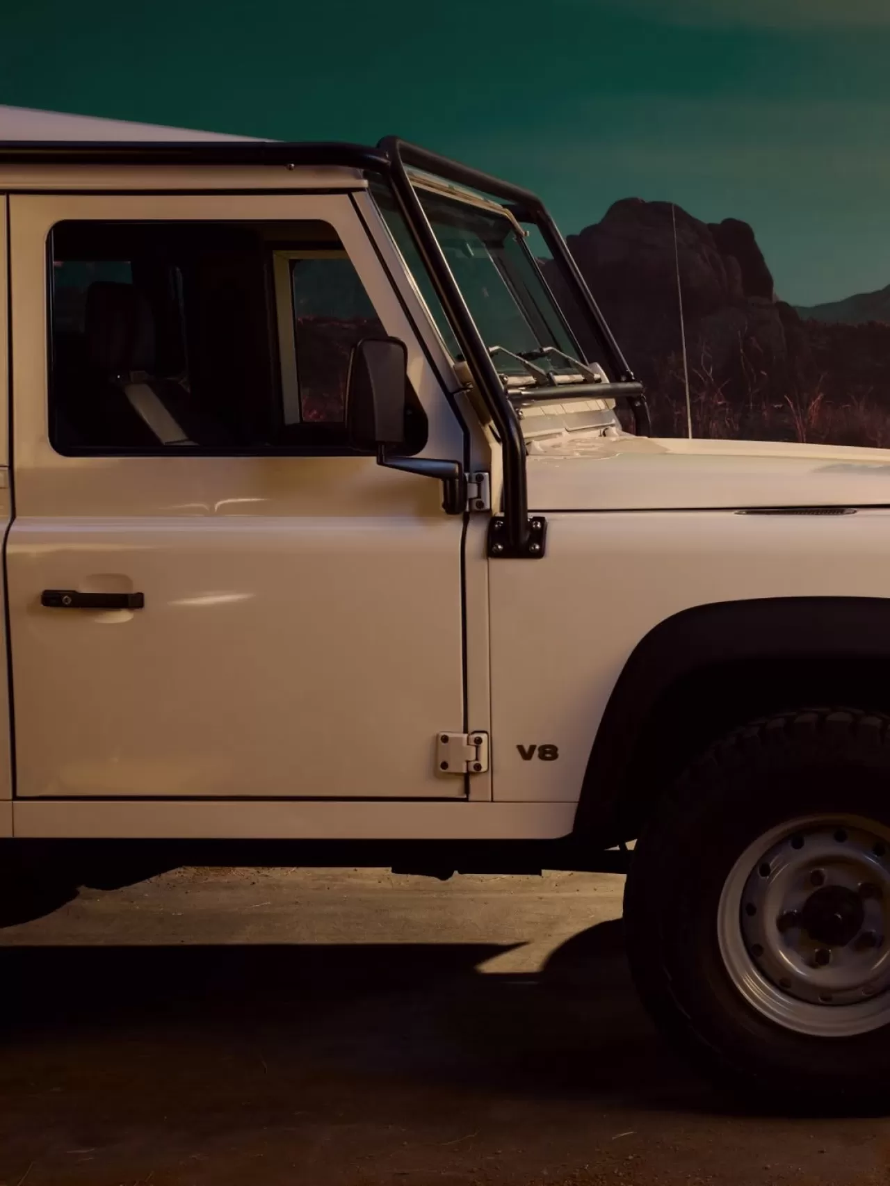 Matt Bomer ve Stella Maxwell, MACKAGE'nin 2026 İlkbahar/Yaz Koleksiyonunda Yer Alıyor