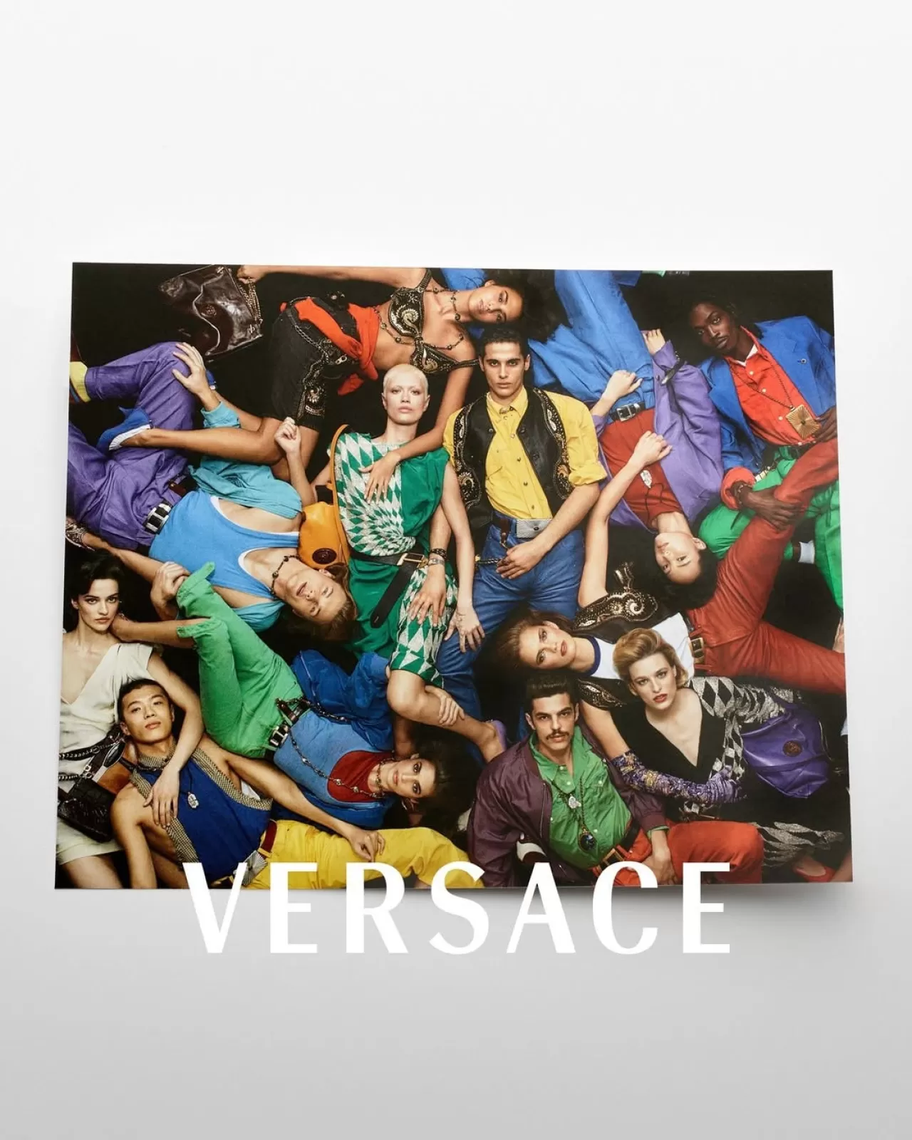 Versace'nin Bahar/Yaz 2026 Defilesi: McGrath ve Meisel'in Sanatsal Dokunuşu