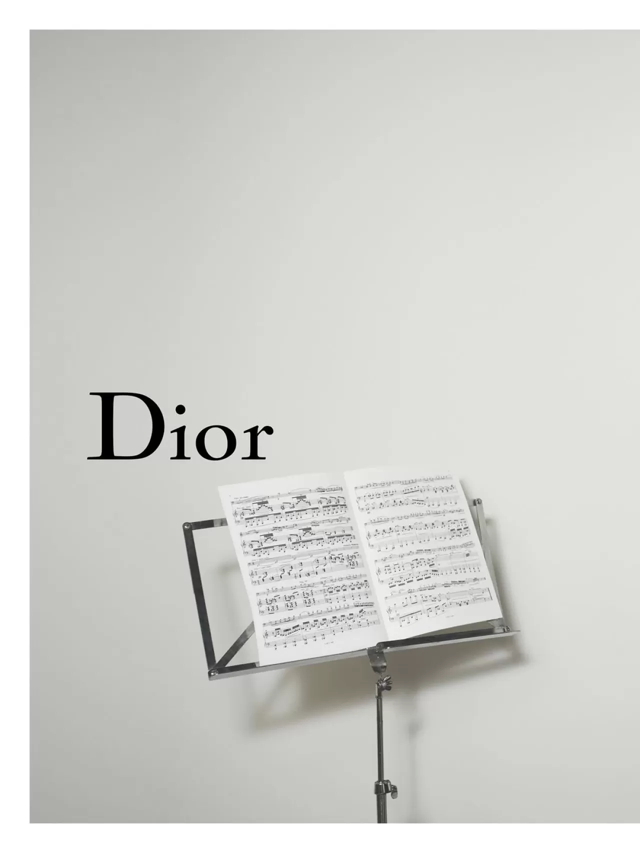 Dior, 2026 Yaz Koleksiyonu Kampanyasını Louis Garrel ile Tanıttı