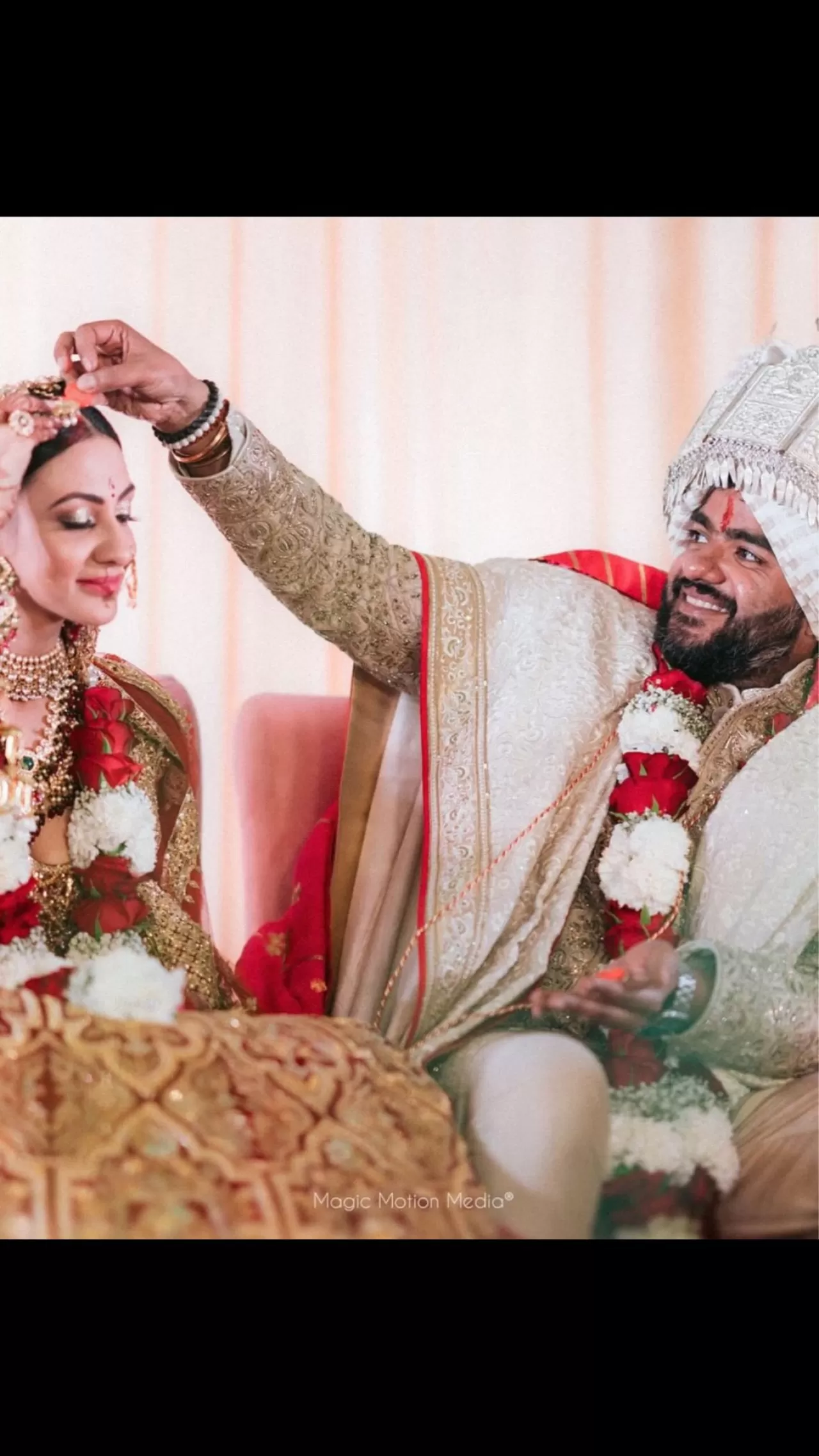 Sevilen Çift Sidharth Chopra ve Neelam Upadhyaya Evlilik Yıl Dönümünü Kutladı