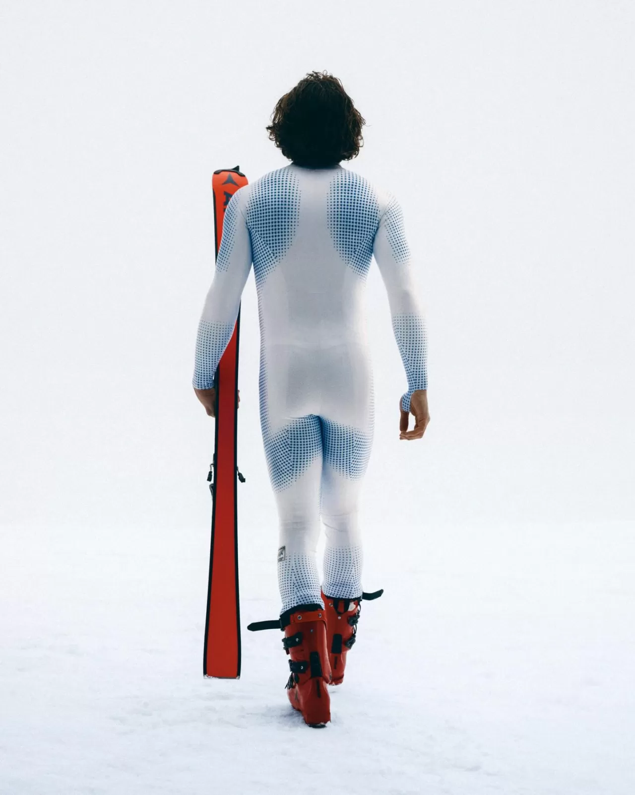 Moncler, Team Brazil Sporcularından Biri İle Yeni Bir İş Birliğine İmza Attı