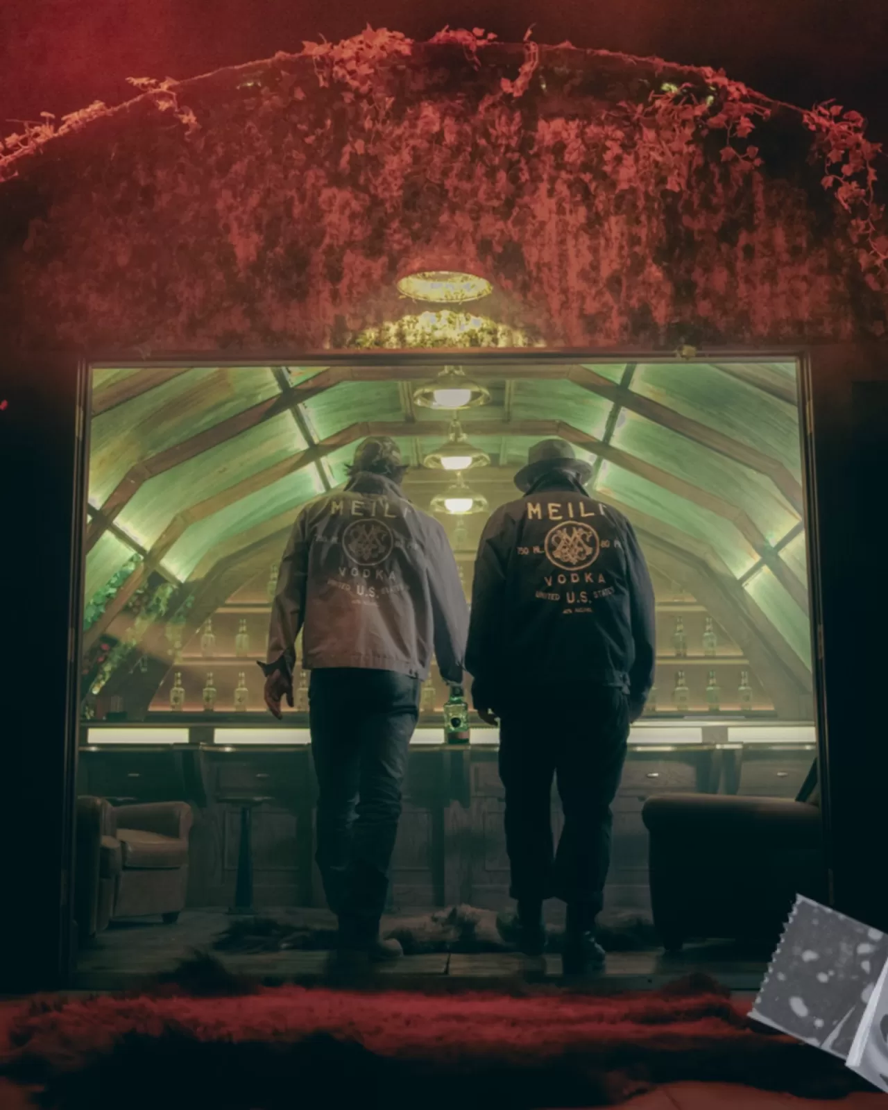 Jason Momoa'nın Desteklediği Meili Society, Bozeman'da Sanat ve İçki Deneyimini Birleştiriyor