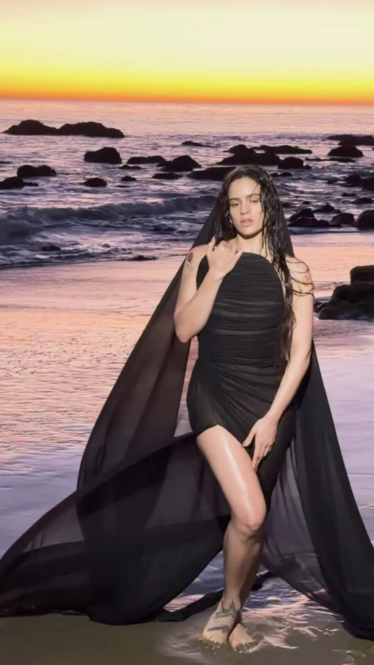 Rosalía'nın Vogue Kapak Çekiminden Görüntüler Paylaşıldı