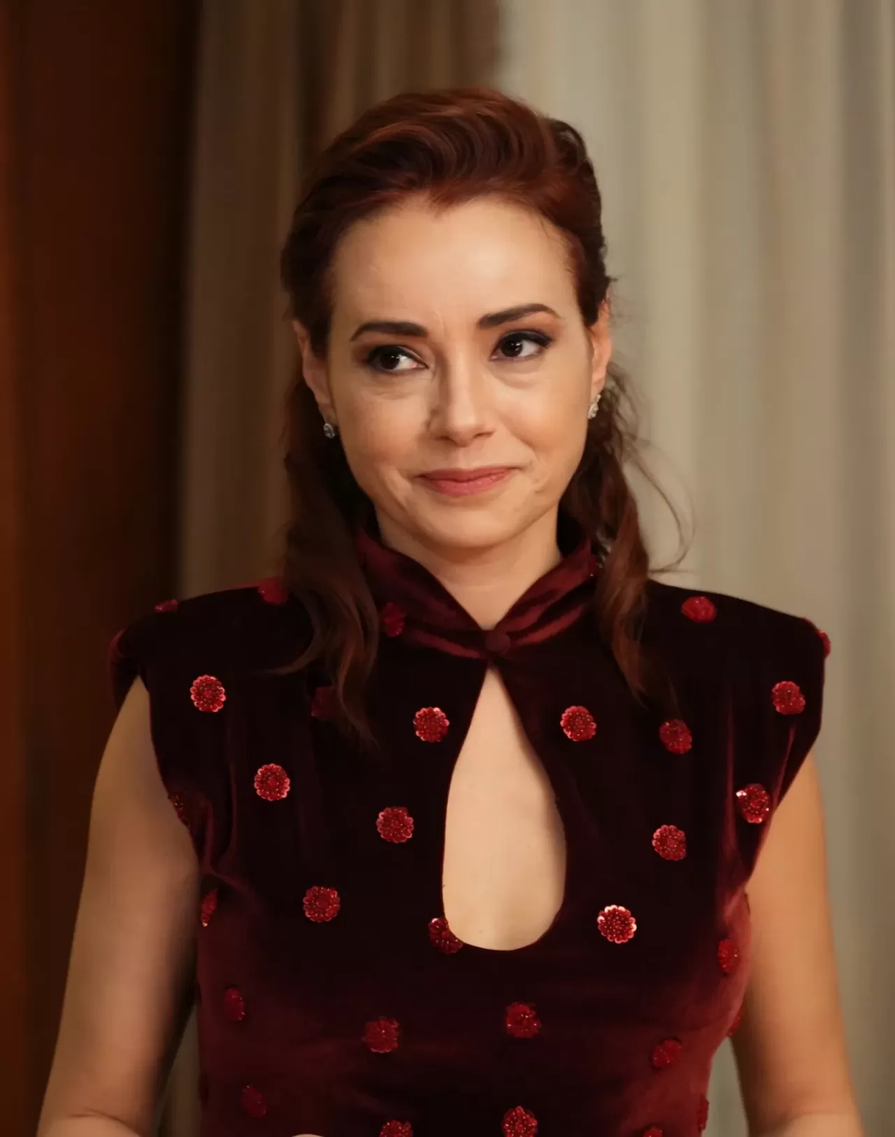 Özgü Namal, "Sarı Zarflar" Film ile Berlin Film Festivali'nde Yarışacak