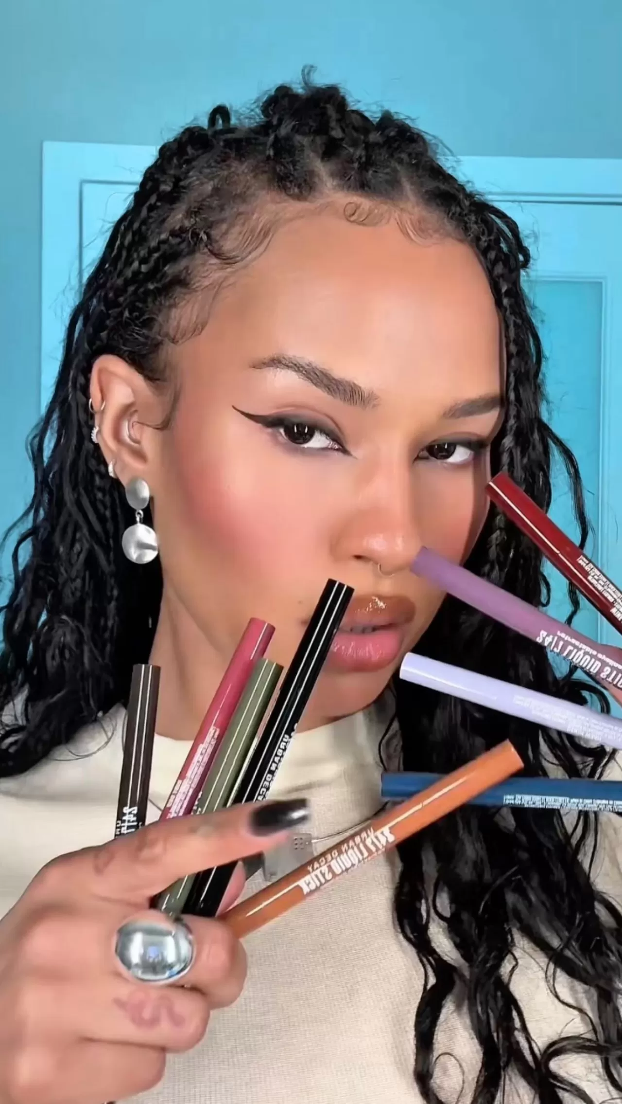 Urban Decay, 9 Yeni Ton ile Göz Kalemi Koleksiyonunu Genişletti