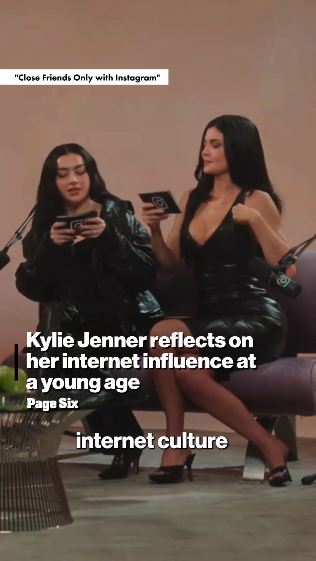Kylie Jenner, Çocukluğunu Değerlendirirken Kendisine Karşı Daha Anlayışlı Olduğunu Belirtti