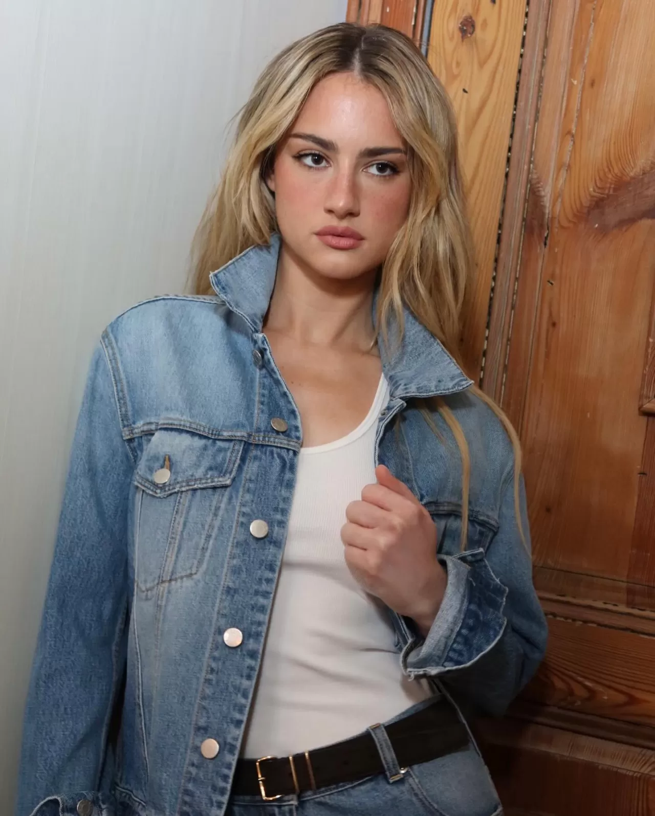 Grace Van Patten, Calvin Klein'in AW26 Defilesinde Charlotte Tilbury'nin Yeni Ürünüyle Sahne Aldı