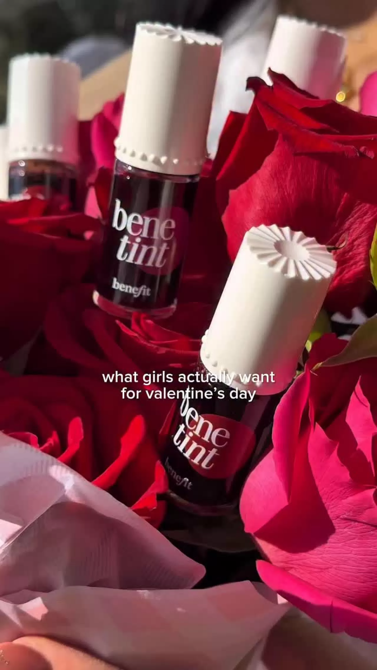 Benefit Cosmetics'tan Sevgililer Günü'ne Özel Promosyon