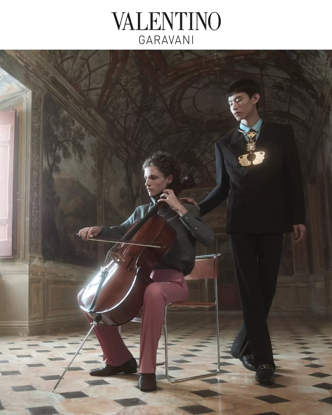 Valentino, Fireflies İlkbahar/Yaz 2026 Kampanyasını Duyurdu