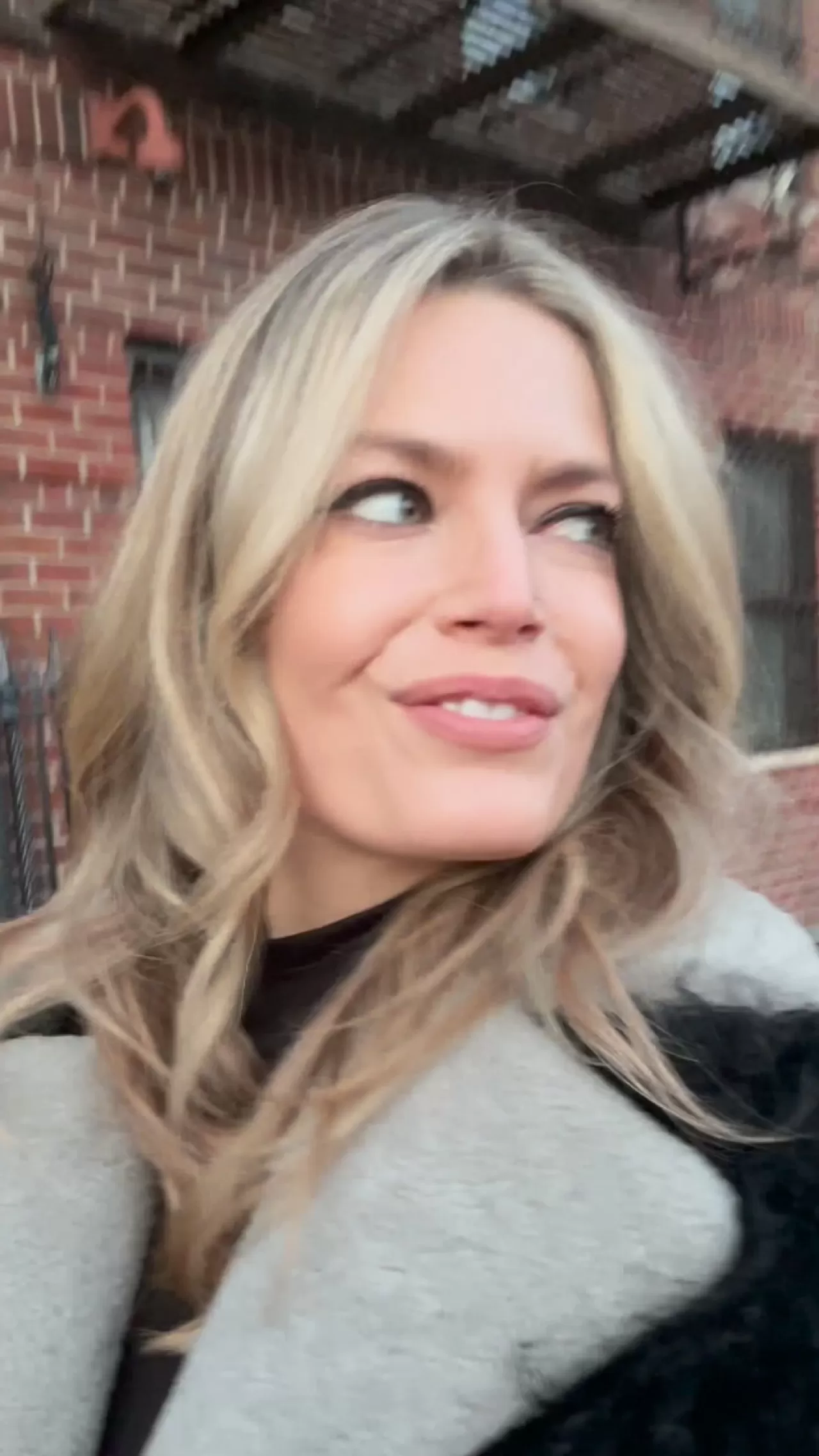 Gece Kulübü Sahibi ve Tam Zamanlı Anne, Yoğun Temposuna Uygun Makyaj Ürünü Buldu