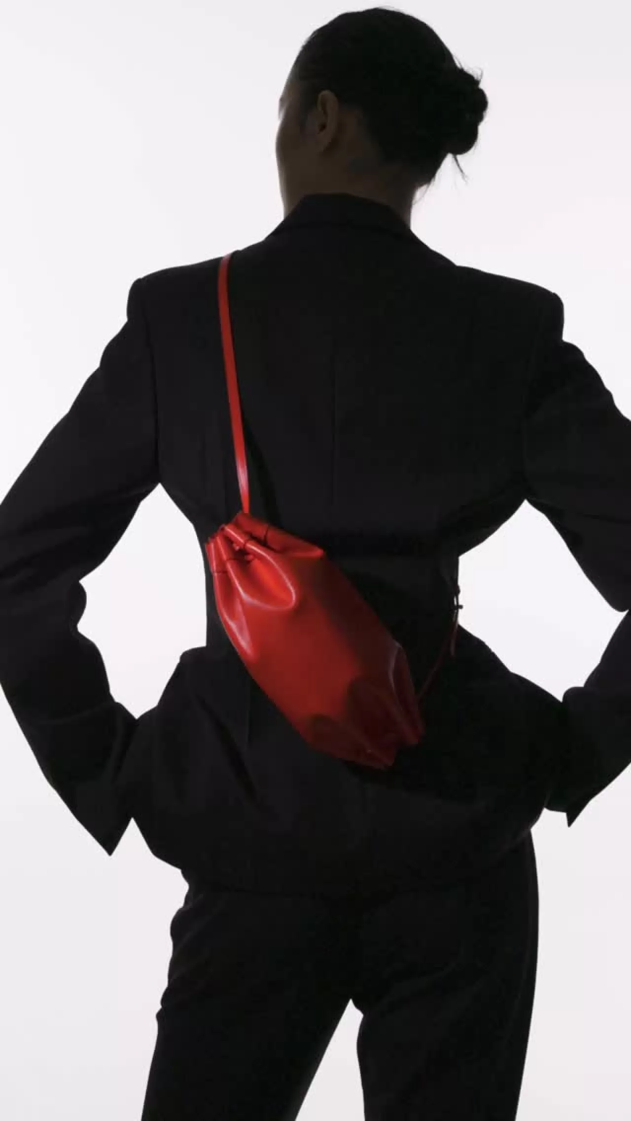 Helmut Lang'ın İkonik Bouée Çantası Yeniden Satışta