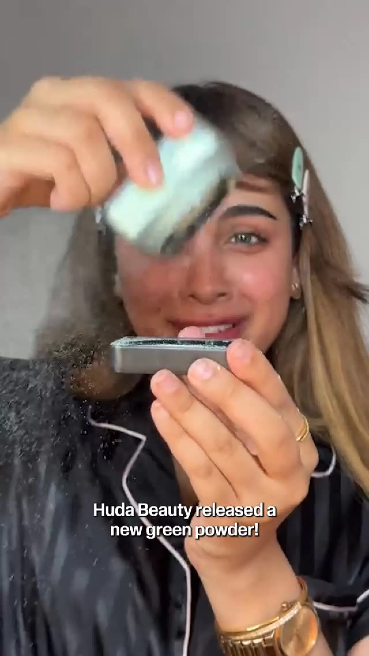 Huda Beauty Matcha Milk Cake Kırmızı Ciltte Etkili