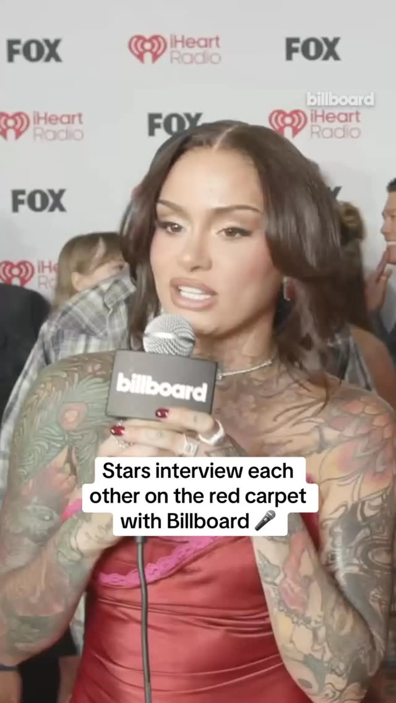 Kehlani'nin 'Gerçek' Sorusu: iHeart Awards'ta Yıldızlar Röportaj Yaptı