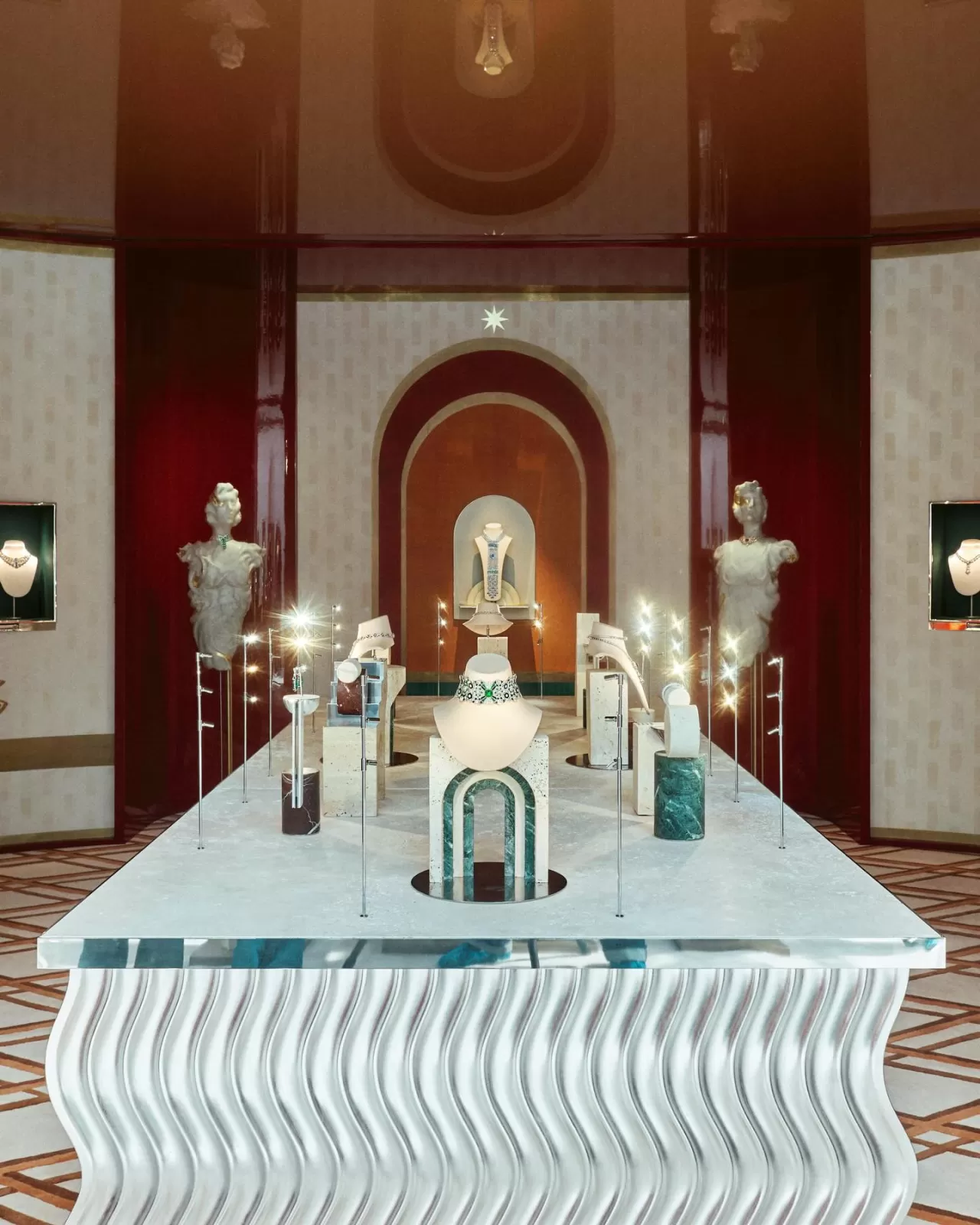 BVLGARI'nin Yeni Eclettica Koleksiyonu Mimariyle Buluştu