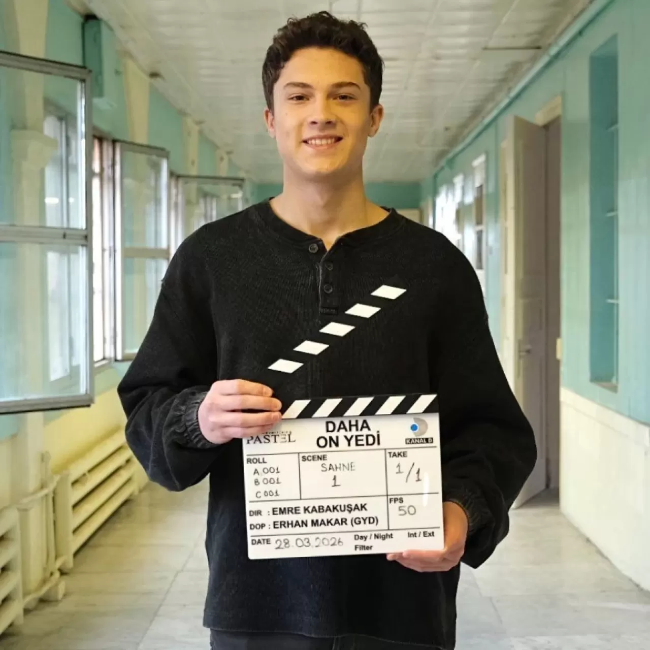 Daha 17 Dizisinin Klaket Fotoğrafı Paylaşıldı