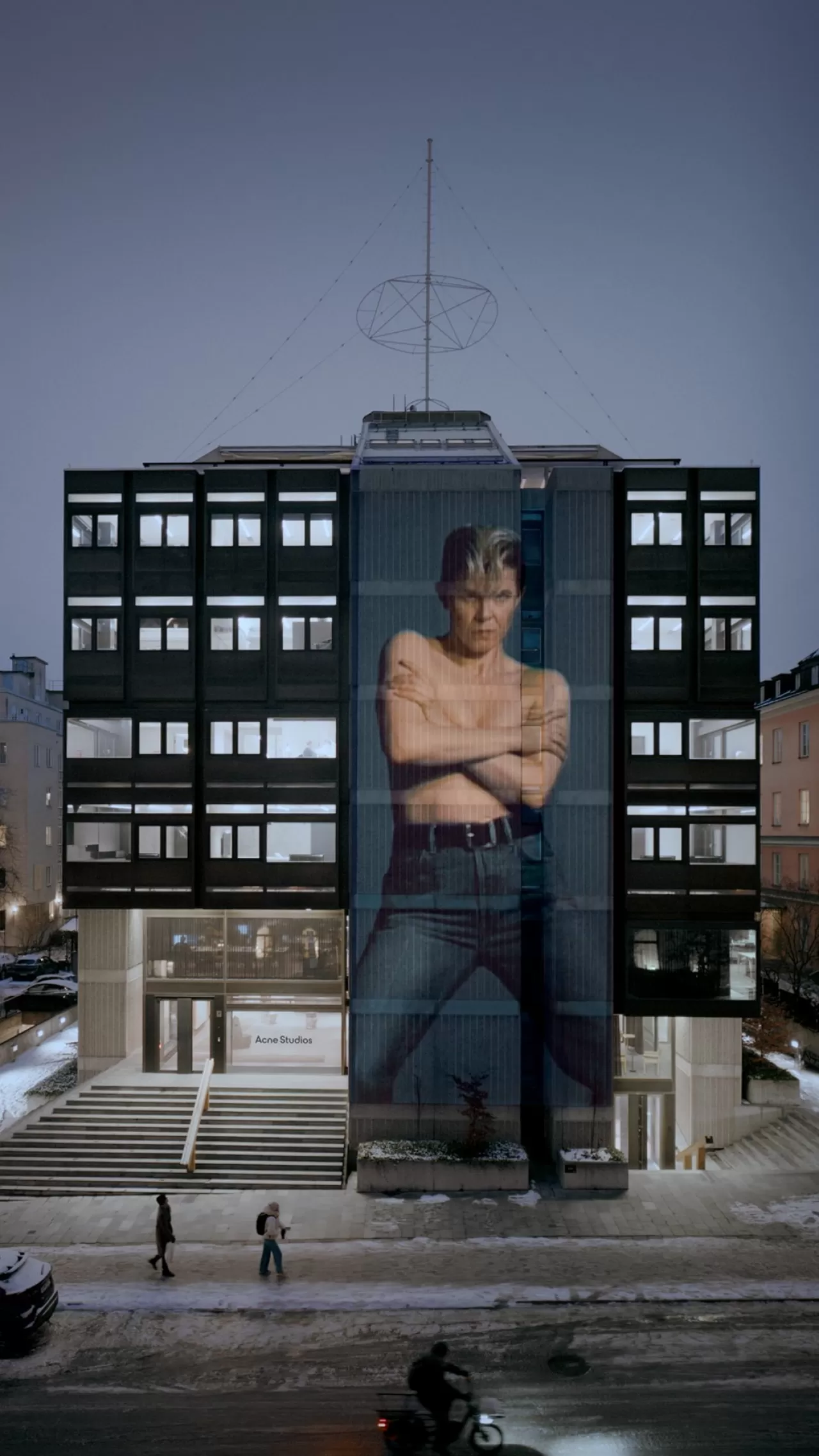 Robyn, Acne Studios'un 2026 Bahar/Yaz Kampanyasında Yer Aldı