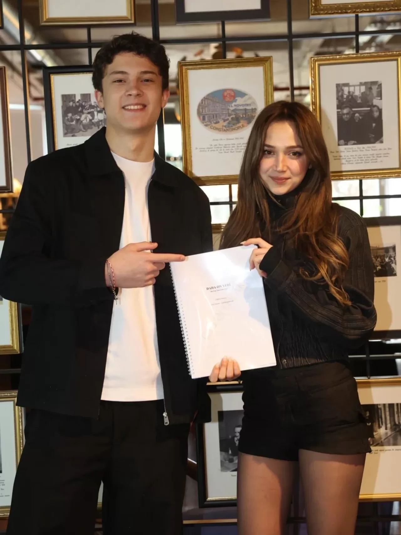 Daha 17 Sete Çıktı! Nesrin Cavadzade ve Çağan Efe Ak Yeni Gençlik Dizisinde