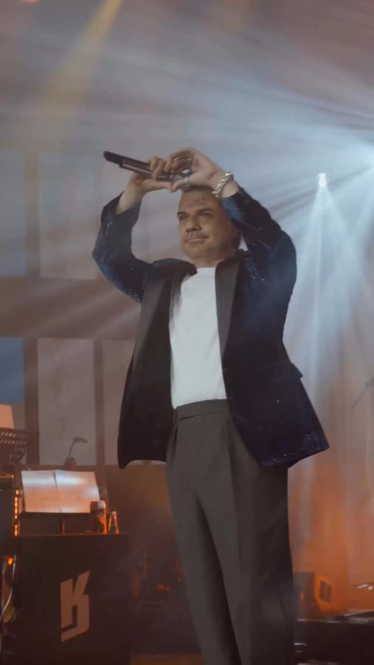 Kenan Doğulu Tohum Otizm Vakfı Gala Gecesinde Sahne Aldı